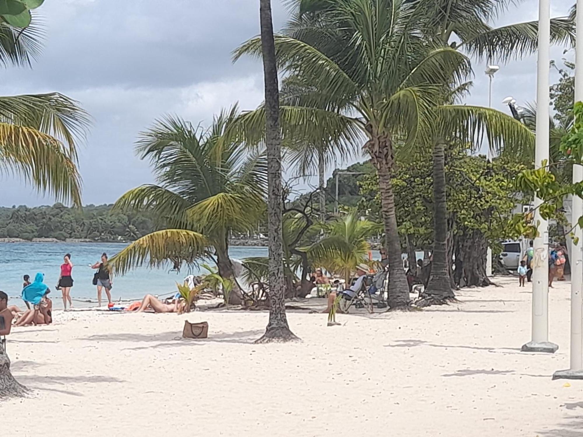 Plage Et Vacance Sainte-Anne  Εξωτερικό φωτογραφία